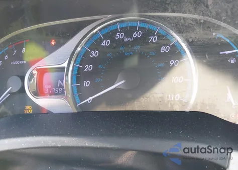 2011 Toyota Sienna Limited V6 z USA, uszkodzony, nr VIN 5TDYK3DC8BS050454